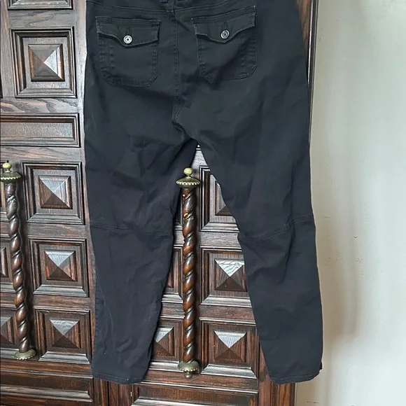 UNIONBAY Black Utility Cargo Pants - Picture 9 of 10